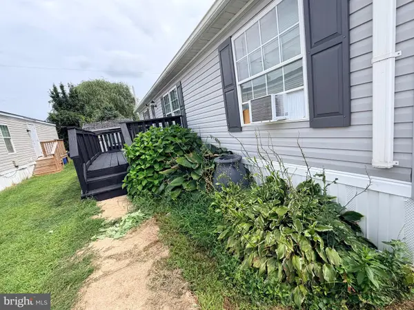 125 Erica Cir, HONEY BROOK, PA 19344