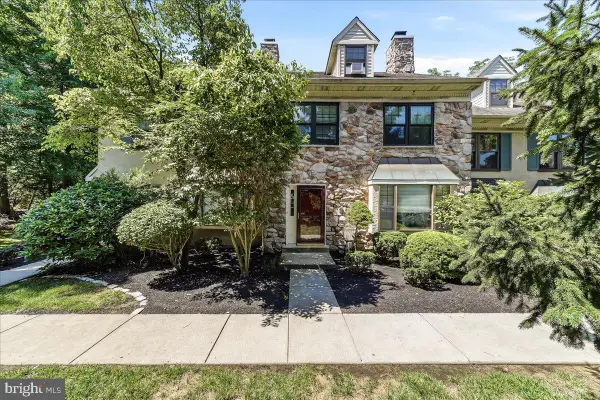 14 Algonquin Ct, CHESTERBROOK, PA 19087