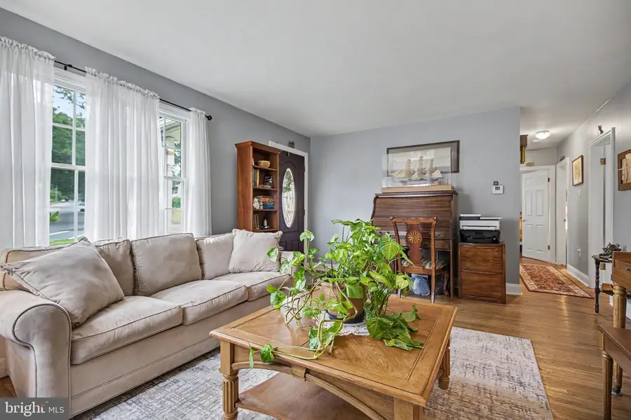 528 Chester Ave, Phoenixville, PA 19460 - #3