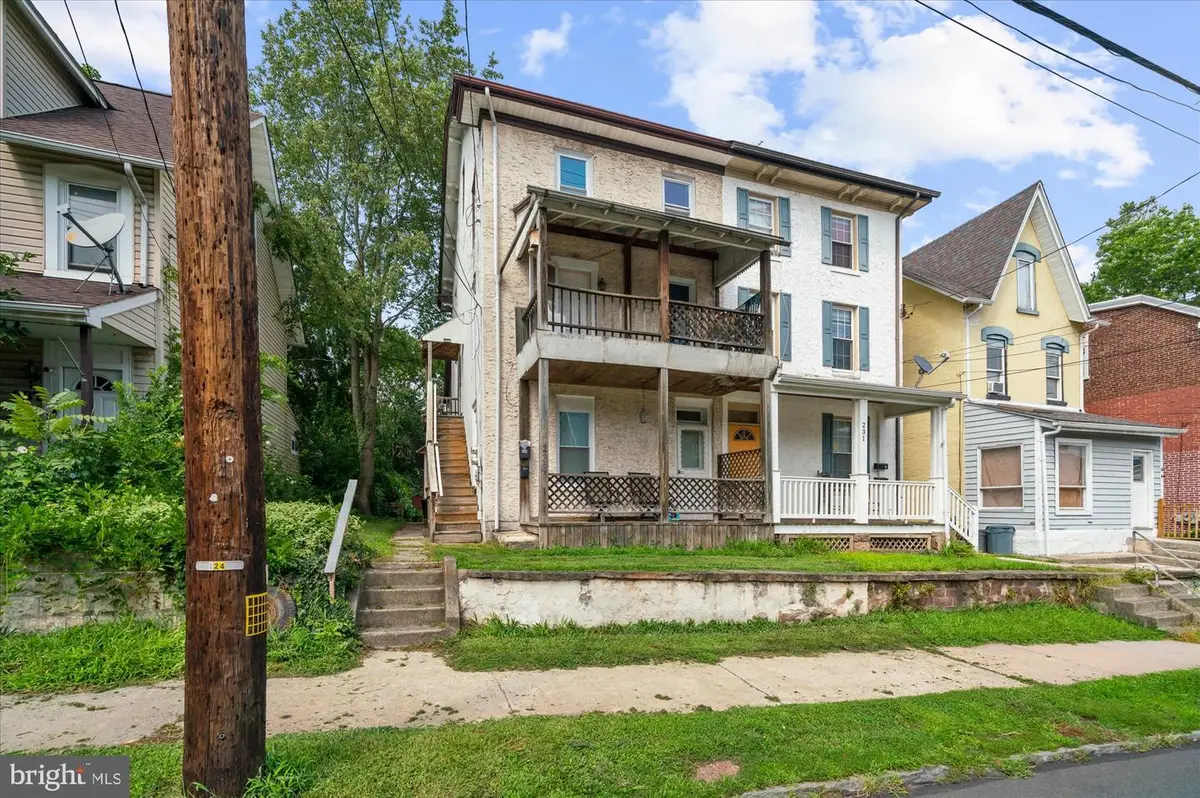 233 Bridge St, Spring City, PA 19475 - #1