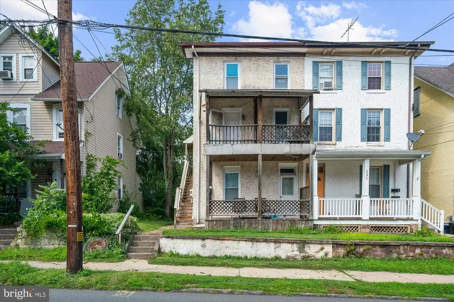 233 Bridge St, Spring City, PA 19475 - #2