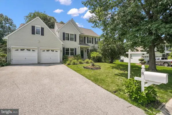 8 Sweet Briar Rd, COATESVILLE, PA 19320
