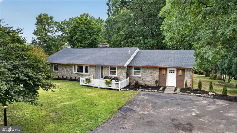 315 Quarry Rd, Spring City, PA 19475 - #2