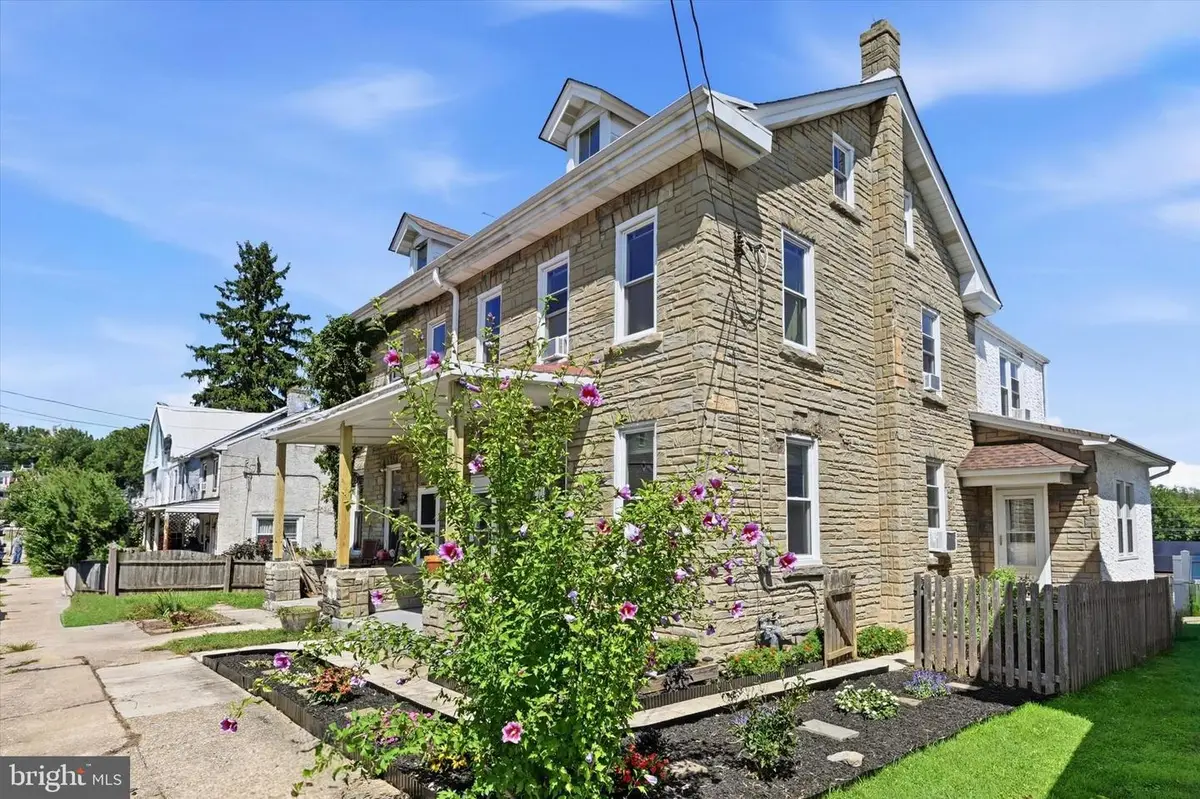 123 Bradford Ave, Downingtown, PA 19335 - #1