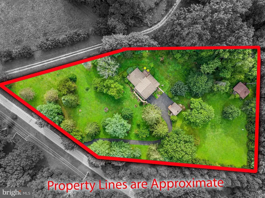 2323 Harmonyville Rd, Elverson, PA 19520 - #2