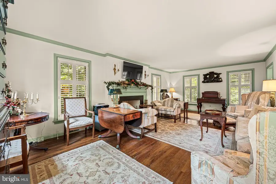 1012 Robin Dr, West Chester, PA 19382 - #3