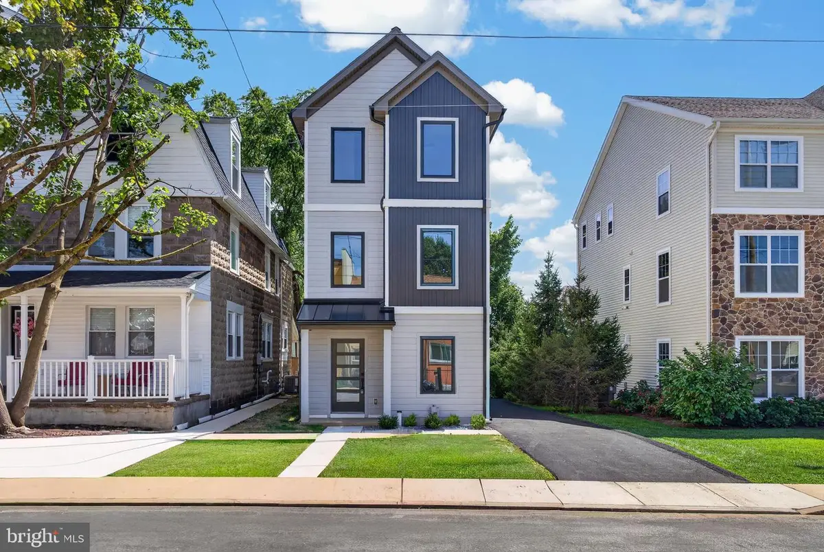 340 E Barnard St, West Chester, PA 19382 - #1