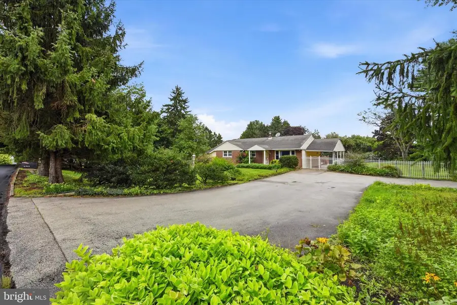 2084 Dutton Mill Rd, Newtown Square, PA 19073 - #3