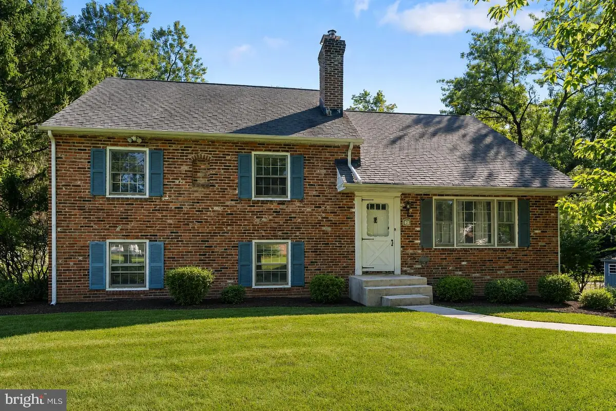6 Clover Ln, Malvern, PA 19355 - #1