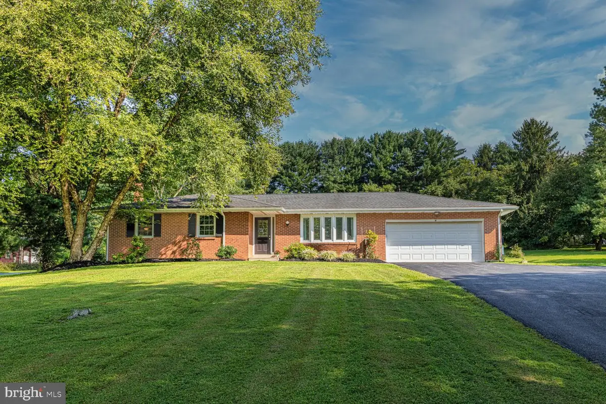 25 Elm Creek Rd, Cochranville, PA 19330 - #1