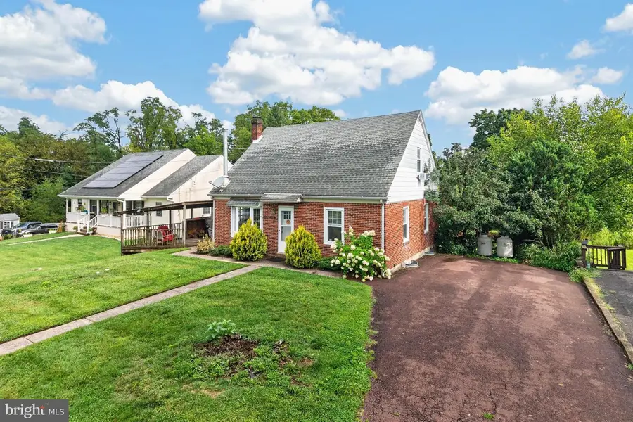 241 Root Ave, Pottstown, PA 19465 - #2