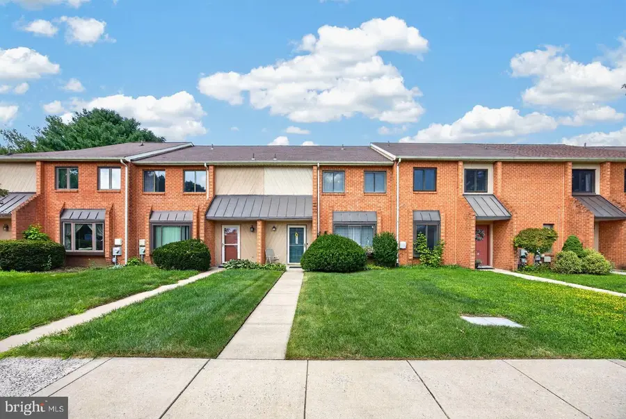 133 Caernarvon Ct, Exton, PA 19341 - #2