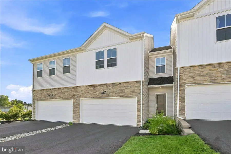 135 Painters Way, Pottstown, PA 19465 - #2