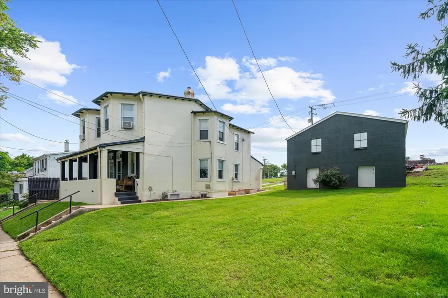 825 Maple Ave, Phoenixville, PA 19460 - #2
