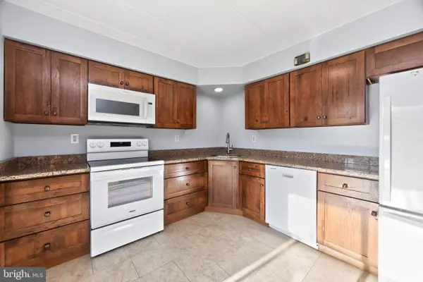 112 Harvest Ln #104, PHOENIXVILLE, PA 19460