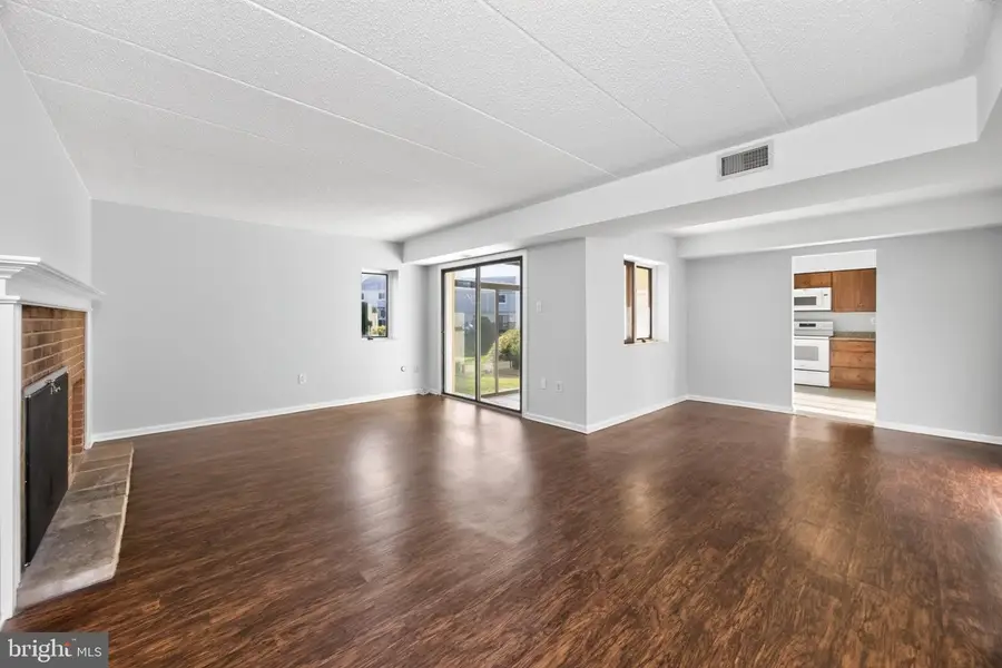 112 Harvest Ln #104, Phoenixville, PA 19460 - #3