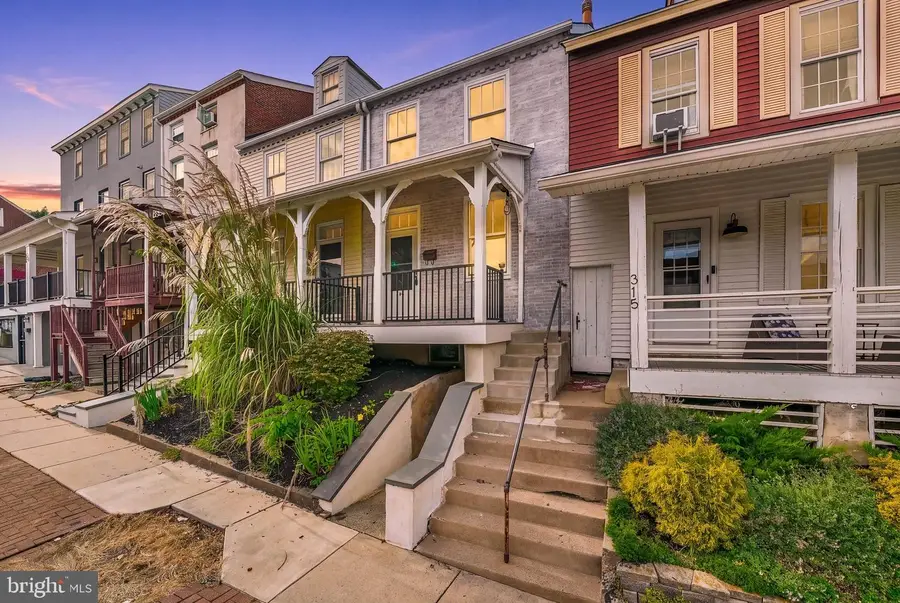 313 E State St, Kennett Square, PA 19348 - #2