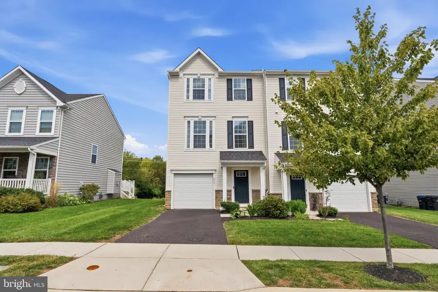 633 Columbus Dr, Spring City, PA 19475 - #3