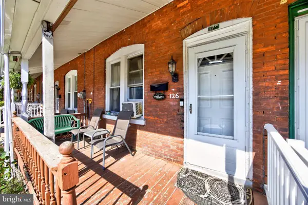 126 Green St, DOWNINGTOWN, PA 19335