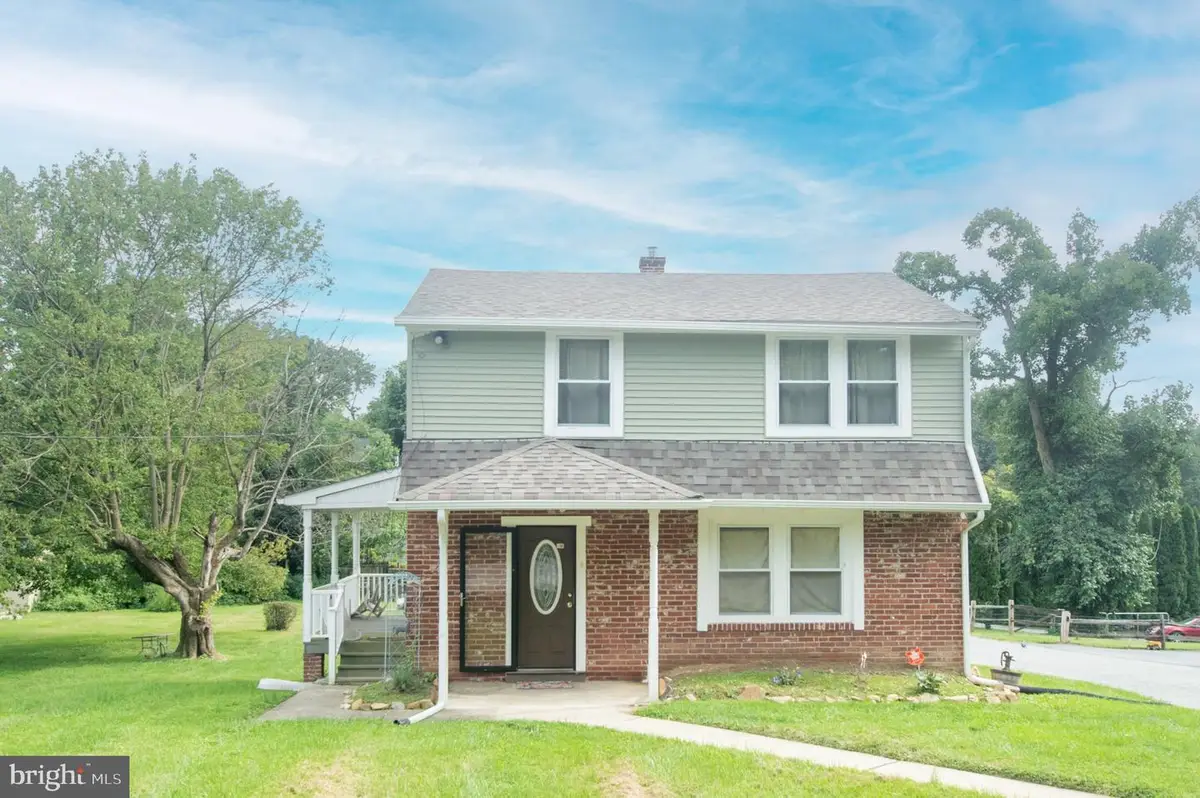 949 W Main St, Coatesville, PA 19320 - #1