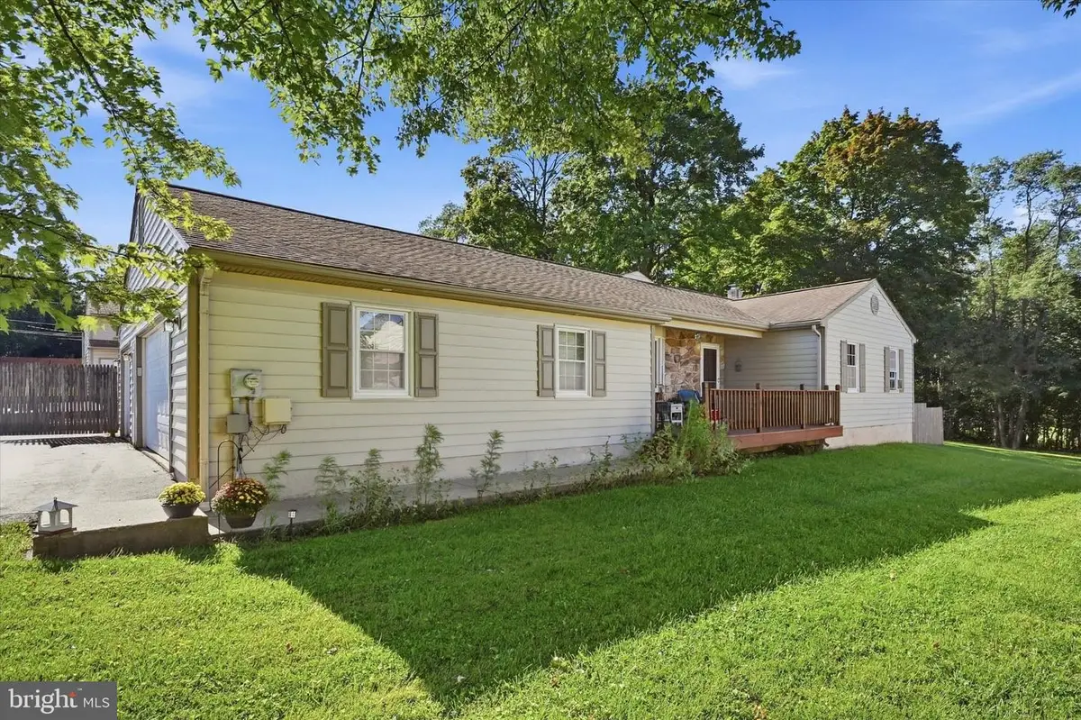 860 Doe Run Rd, Coatesville, PA 19320 - #1