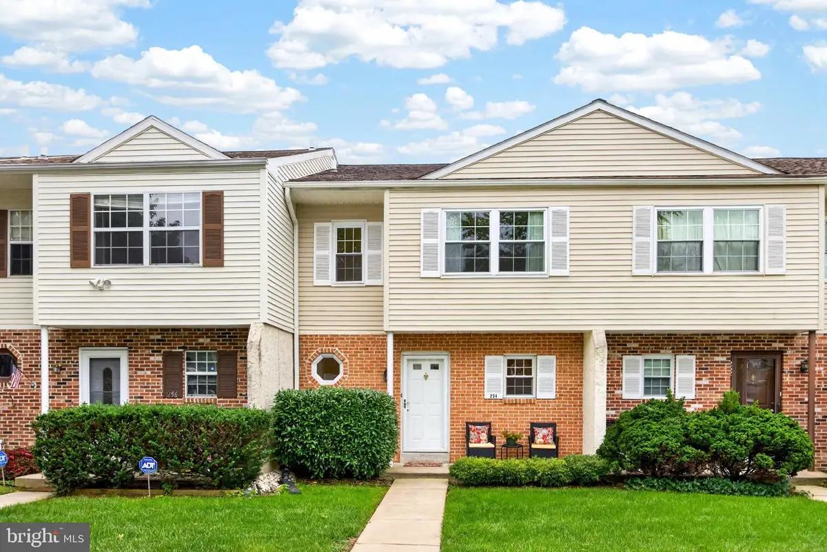 254 Carlyn Ct, Downingtown, PA 19335 - #1