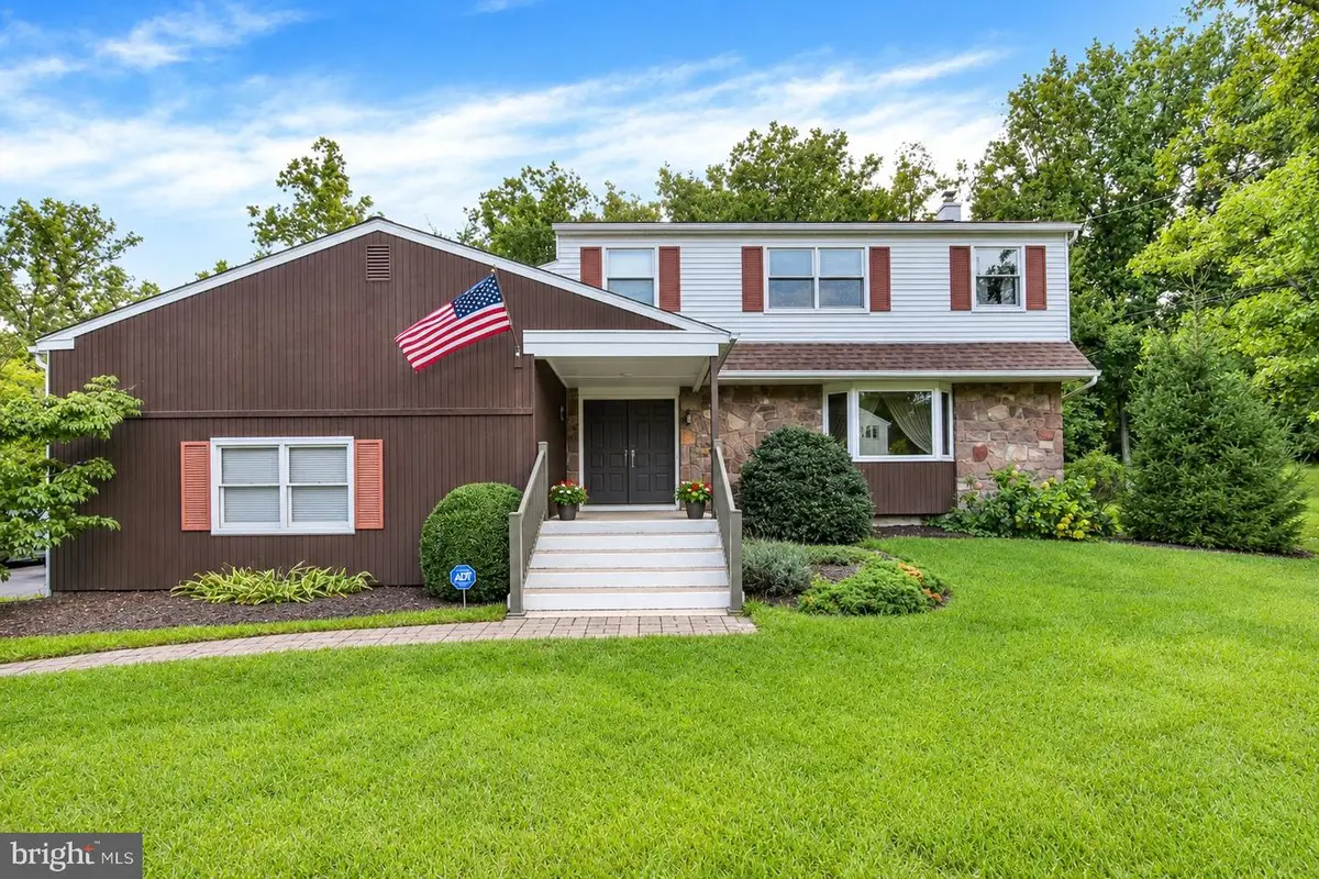 140 Beech St, Downingtown, PA 19335 - #1