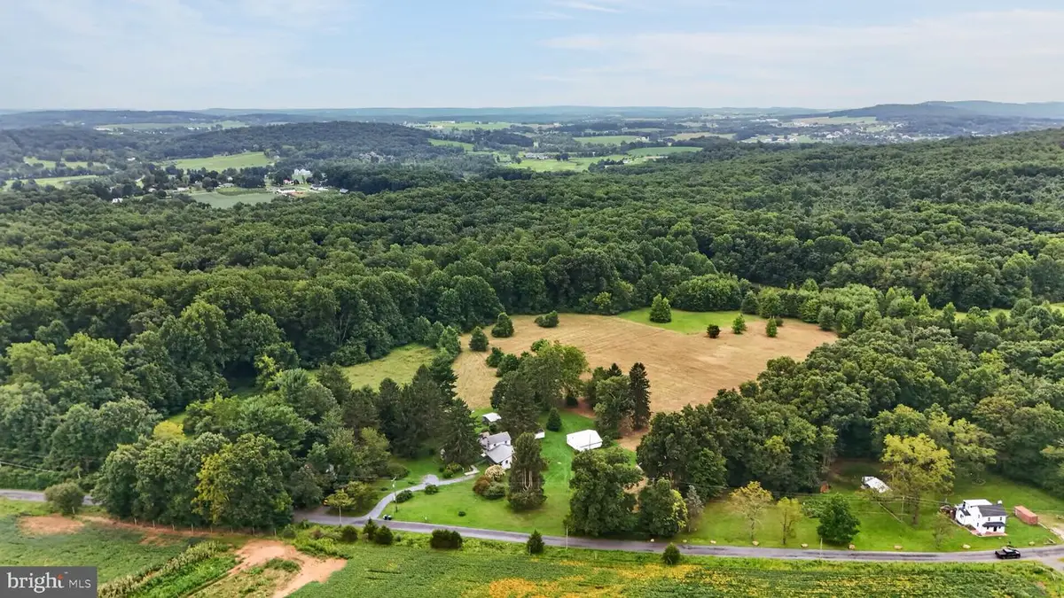 230 Laurel Rd, Elverson, PA 19520 - #1