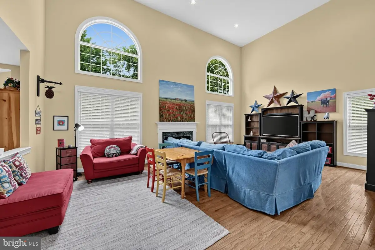 2 Roosevelt Cir, Downingtown, PA 19335 - #1