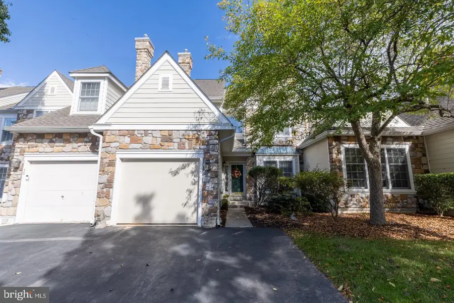 49 Longview Cir, Berwyn, PA 19312 - #2