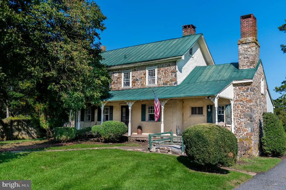 2543 Ridge Rd, Elverson, PA 19520 - #1