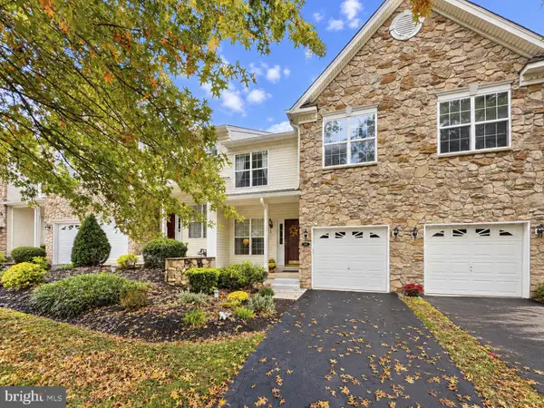 109 Fringetree Dr, WEST CHESTER, PA 19380