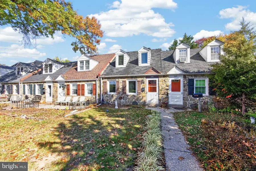 867 Woodlawn Ave, Phoenixville, PA 19460 - #2
