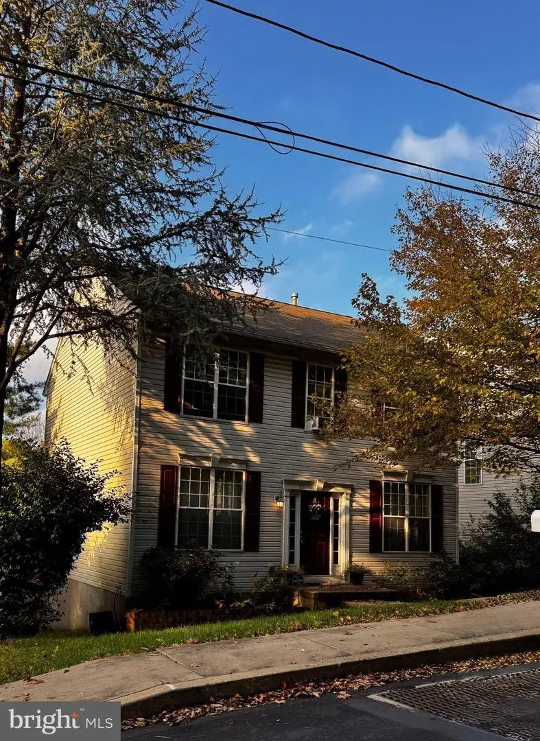 811 Oak St, Coatesville, PA 19320 - #1