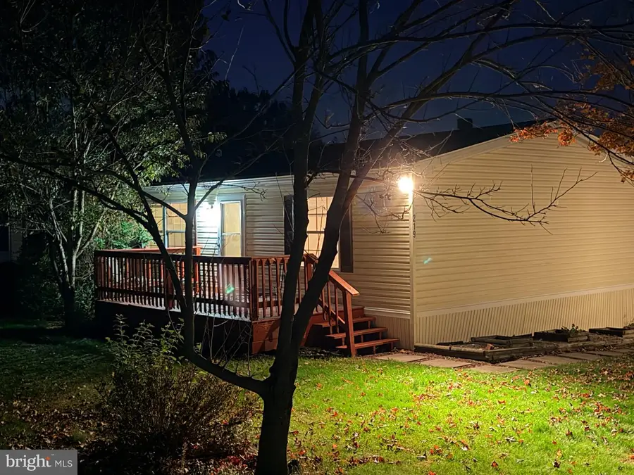 219 Deer Run Dr, Honey Brook, PA 19344 - #2