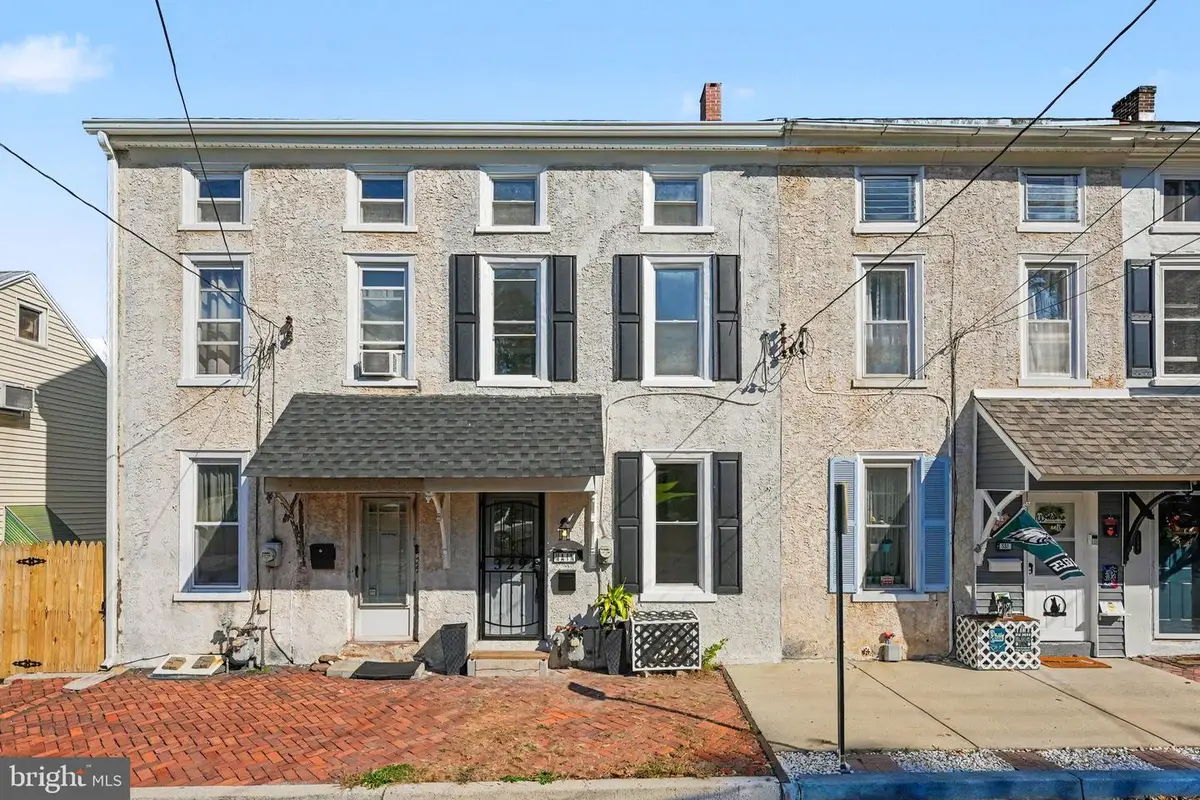 329 S Main St, Spring City, PA 19475 - #1