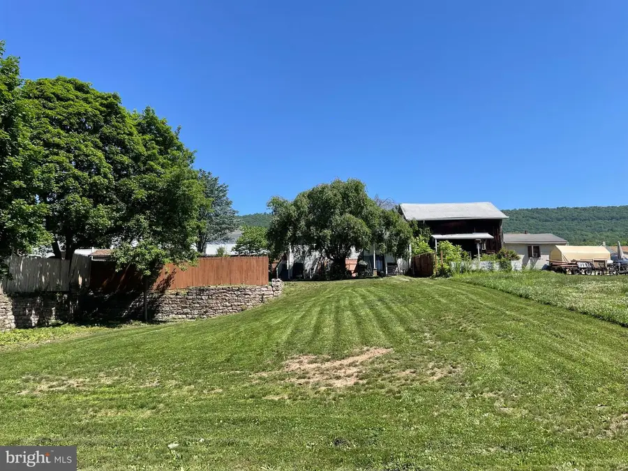 127 And 129 E Market St, Williamstown, PA 17098 - Image #2