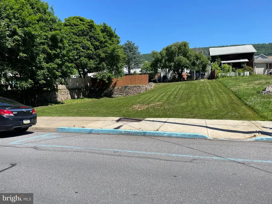 127 And 129 E Market St, Williamstown, PA 17098 - Image #3