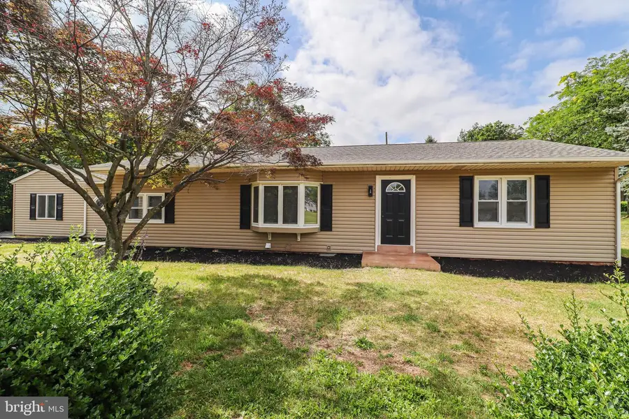 7821 Skyline Dr, Harrisburg, PA 17112 - Image #2