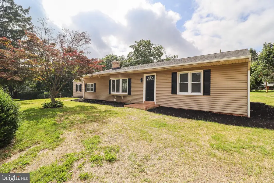 7821 Skyline Dr, Harrisburg, PA 17112 - Image #3