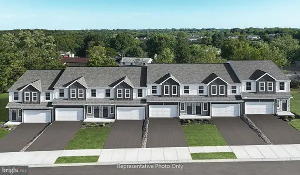 7857 Oak Brook Dr, HARRISBURG, PA 17112