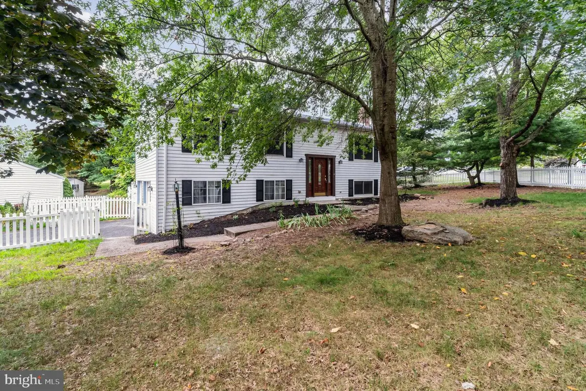 2001 Mount Vernon Cir, Harrisburg, PA 17110 - Image #1