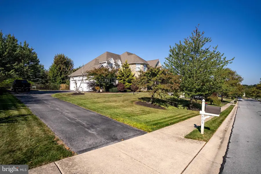 2704 Westhampton Ter, Elizabethtown, PA 17022 - Image #2