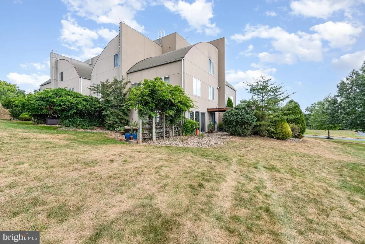 414 Blue Ridge Cir, Harrisburg, PA 17110 - Image #1