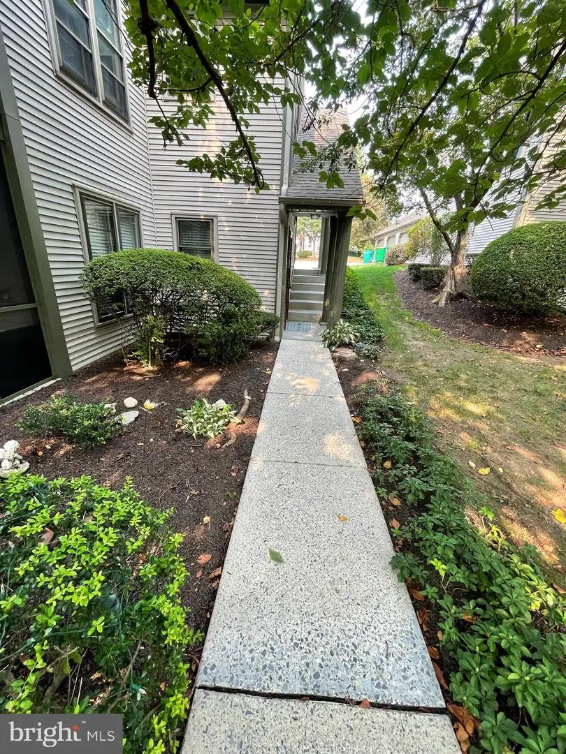 579 Roslaire Dr, Hummelstown, PA 17036 - Image #2