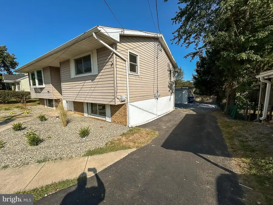 6128 Blue Bird Ave, Harrisburg, PA 17112 - Image #2