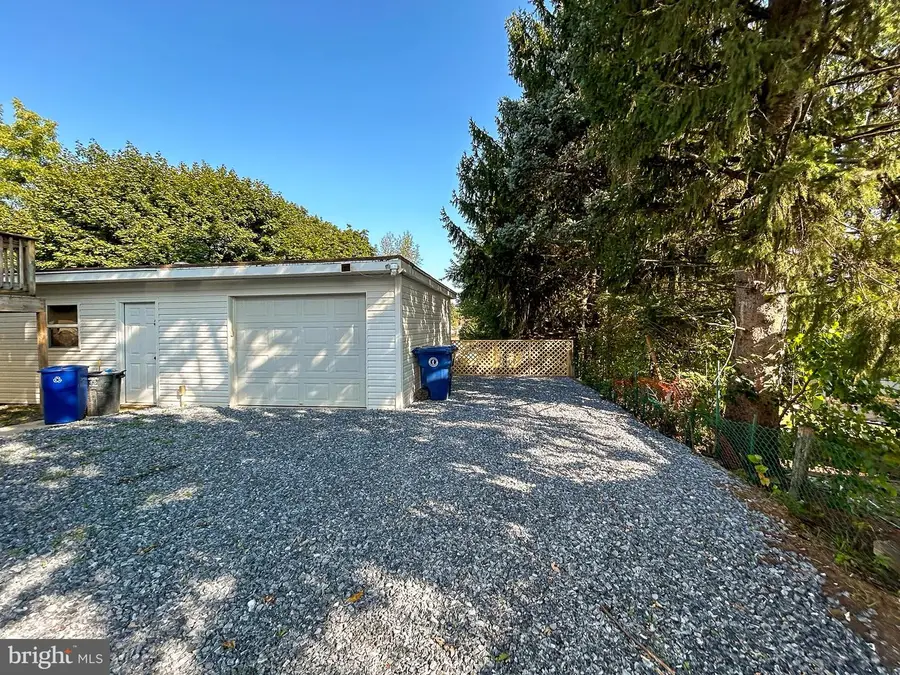 6128 Blue Bird Ave, Harrisburg, PA 17112 - Image #3