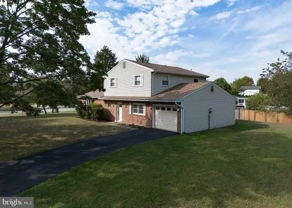 498 Allegheny Dr, HARRISBURG, PA 17112