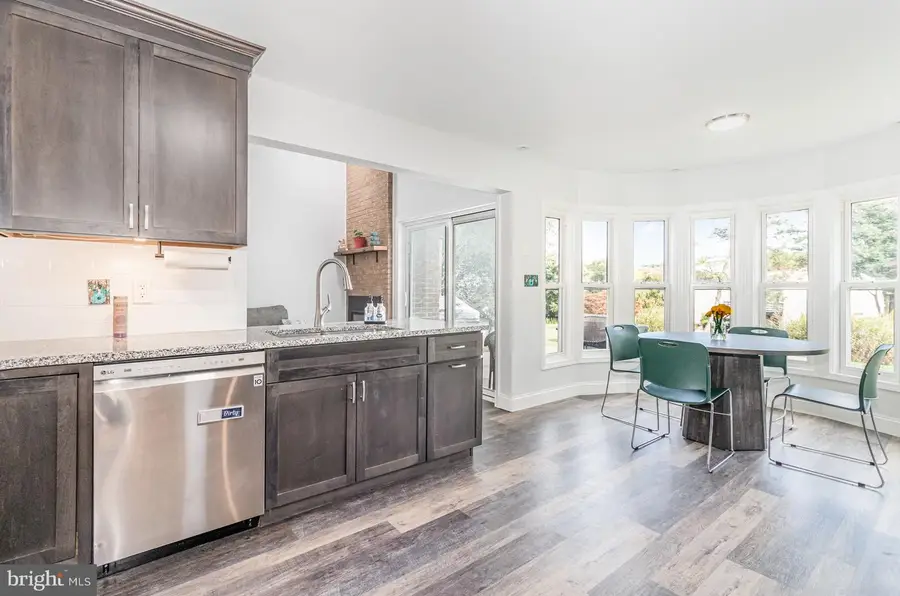 729 Hilltop Ln, Hershey, PA 17033 - Image #2