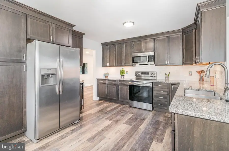 729 Hilltop Ln, Hershey, PA 17033 - Image #3